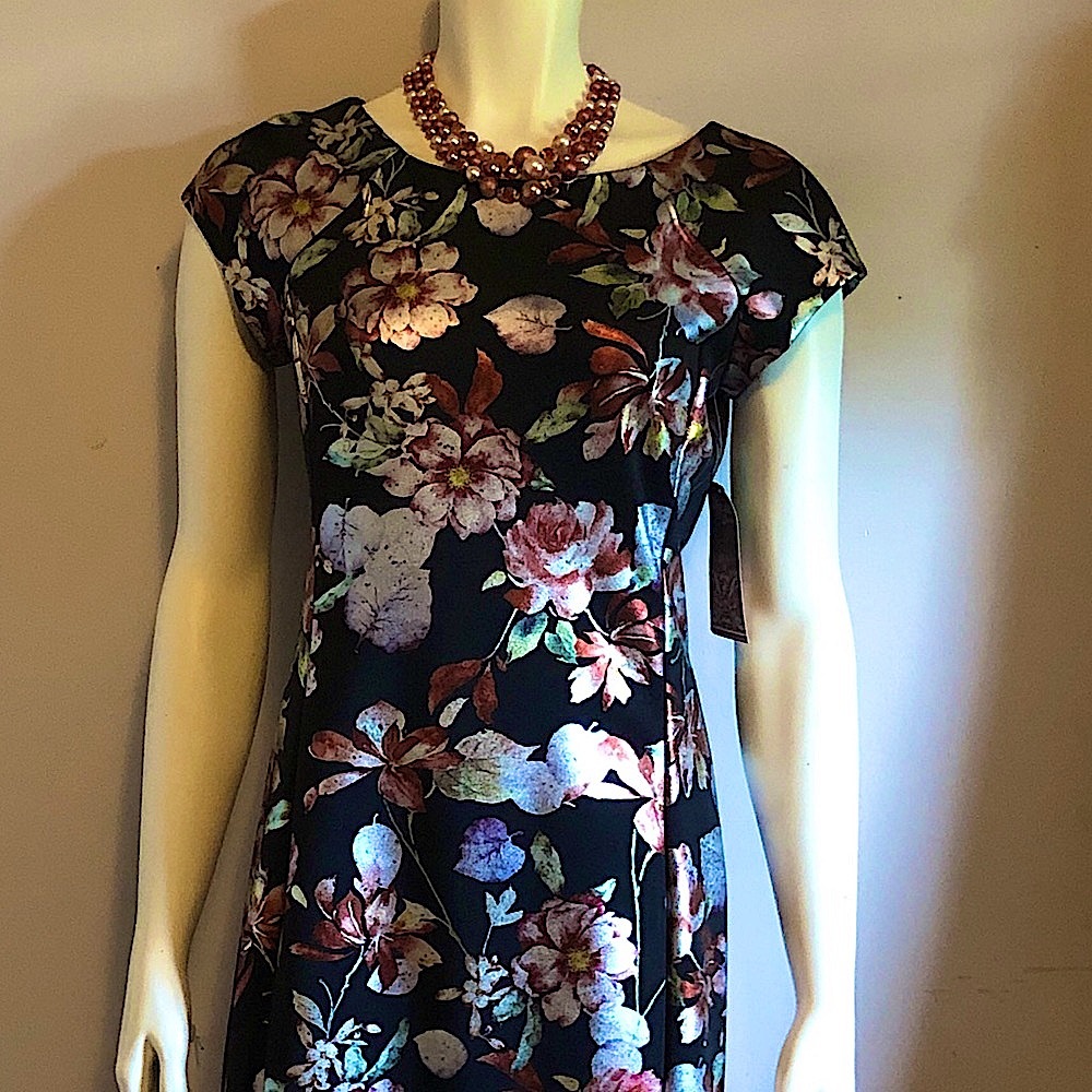 Women’s BeigeECI Metallic-Print Sheath Dress